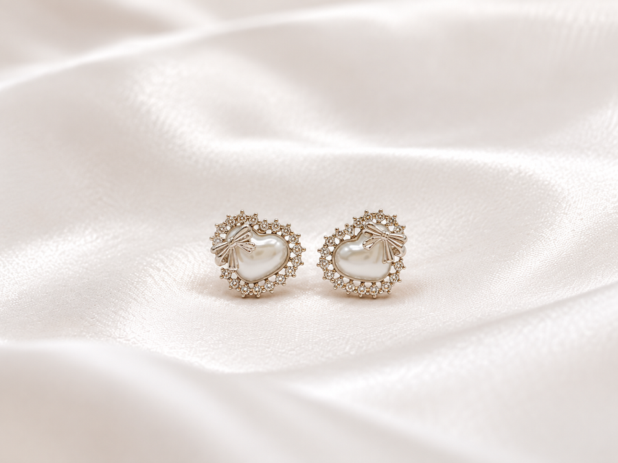 Pearl Heart Bow Stud Earrings ✨